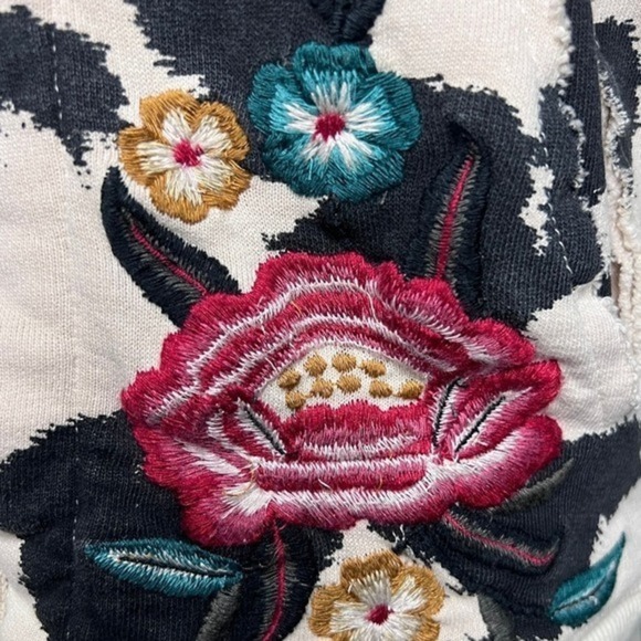 CAITE Posie Cow Print Embroidered Floral Zip Front Hoodie Sweatshirt‎ Size Small - Picture 4 of 7